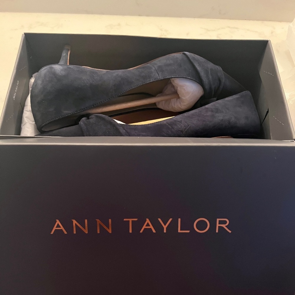 Ann Taylor Reese Knot Kitten heel pump